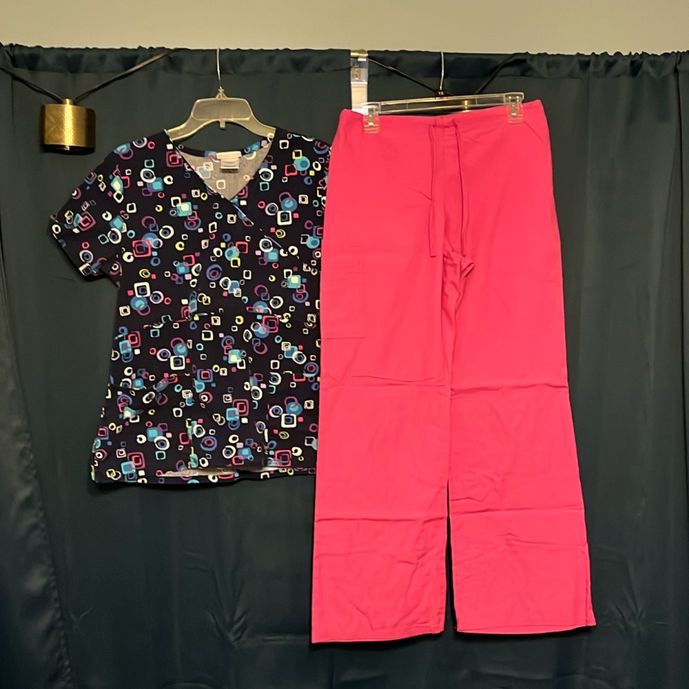 Scrub set